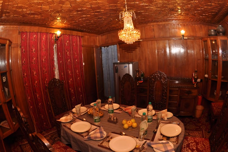 Peace of Mind Houseboat, Srinagar 2